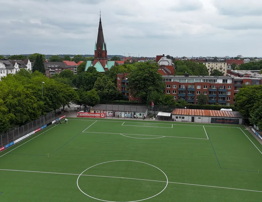 Einladung zur Einweihung unseres neuen Kunstrasenplatzes